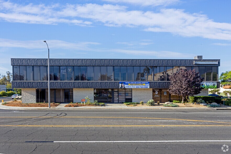 1000 E Dominguez St, Carson, CA à louer - Photo du bâtiment - Image 3 de 7