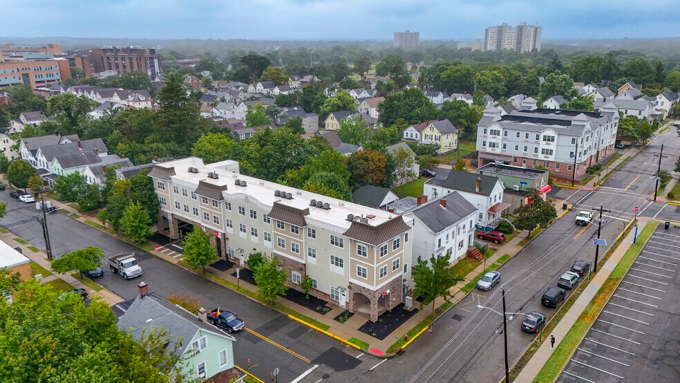 48 Sicard St, New Brunswick, NJ à vendre - Photo du bâtiment - Image 2 de 21