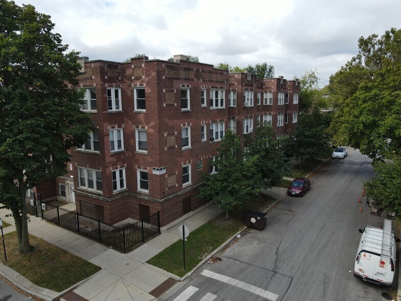 7400 S Phillips Ave, Chicago, IL for sale - Building Photo - Image 1 of 6