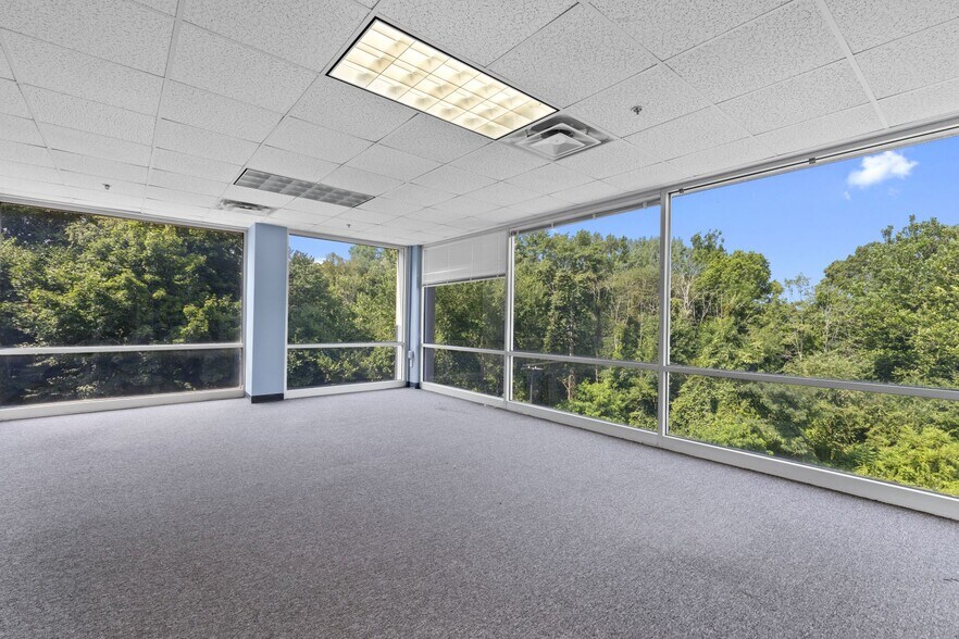 1445 Boston Post Rd, Guilford, CT à vendre - Photo du bâtiment - Image 3 de 18