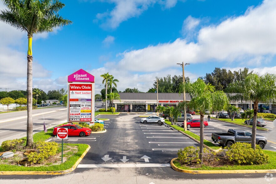 17237-17161 NW 27th Ave, Opa Locka, FL à louer - Photo du bâtiment - Image 2 de 20