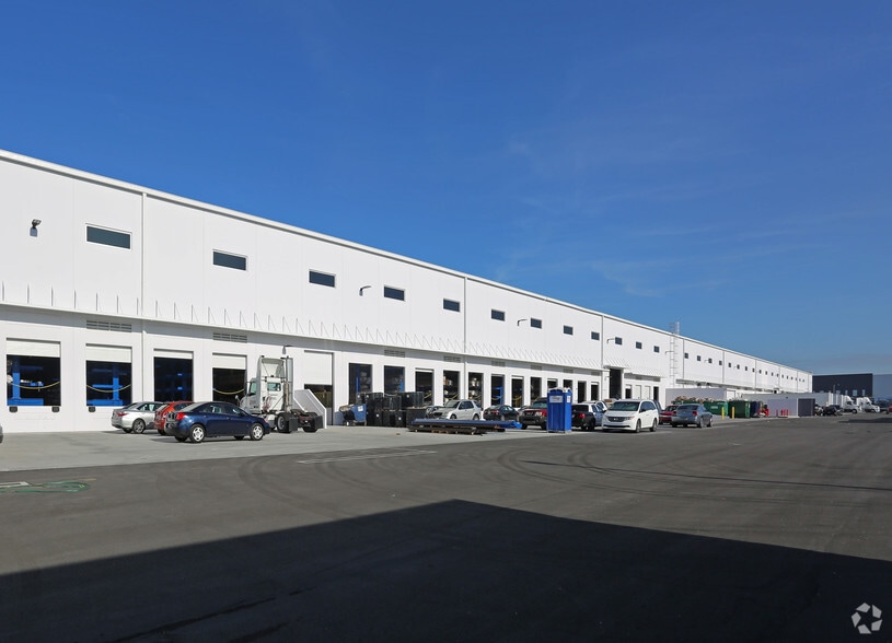 3780 W 104th St, Hialeah, FL à louer - Photo du bâtiment - Image 2 de 4