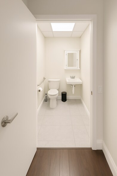 1071-1075 NE 125th St, North Miami, FL à louer - Photo intérieure - Image 3 de 9