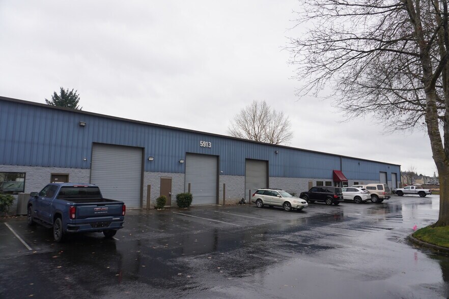 6101 NE 127th Ave, Vancouver, WA à louer - Photo du bâtiment - Image 2 de 2