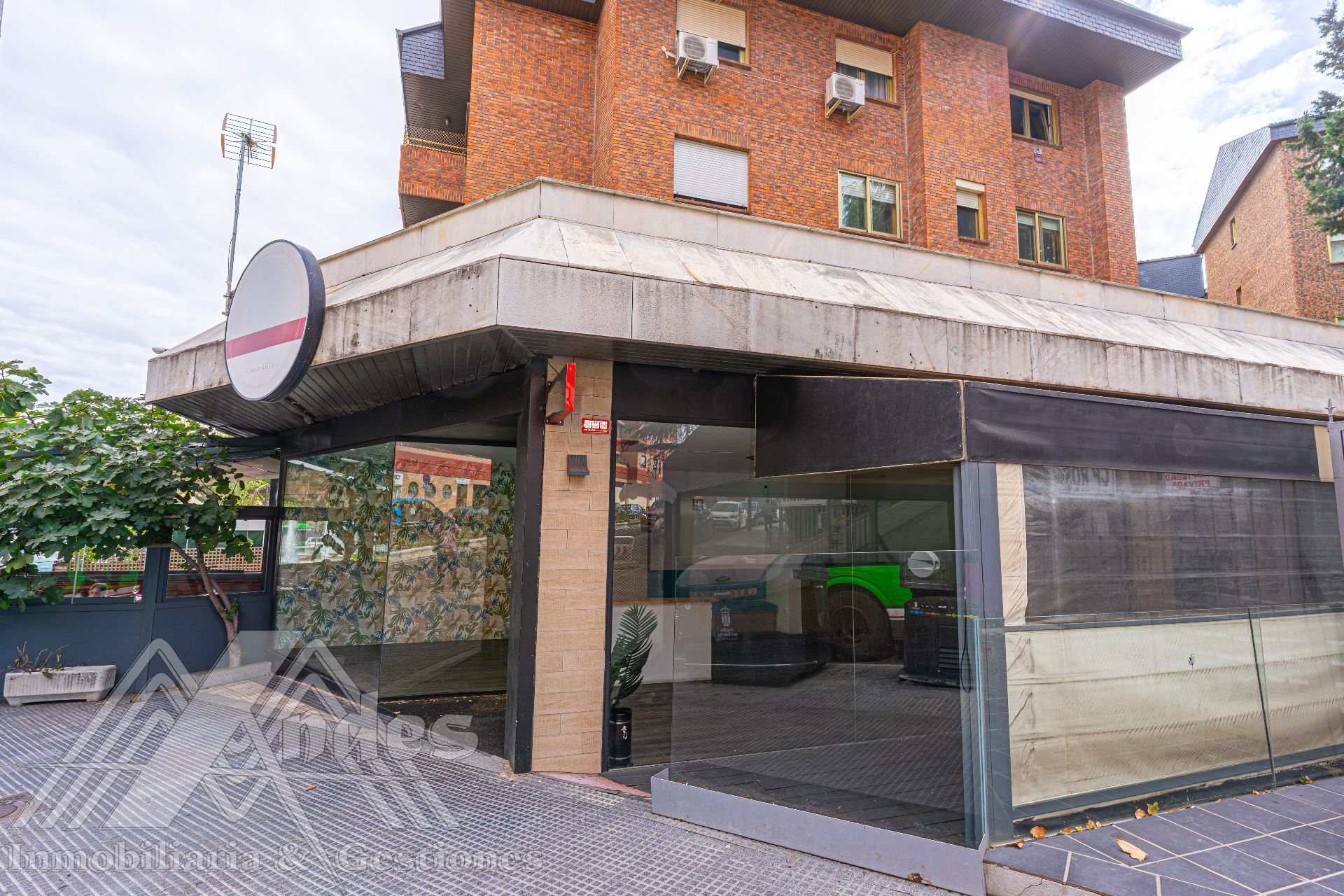 Retail in Majadahonda, Madrid for lease Interior Photo- Image 1 of 38