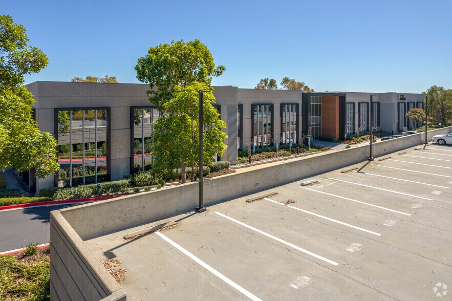 3525 John Hopkins Ct, San Diego, CA for lease - Building Photo - Image 2 of 6