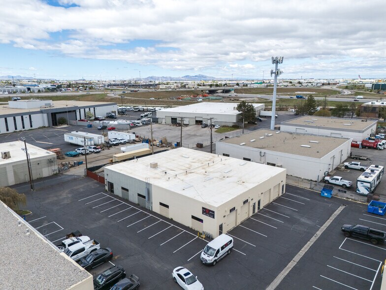 2160 W 2300 S, West Valley City, UT à louer - Photo du bâtiment - Image 3 de 7