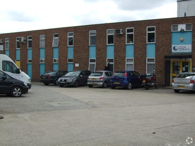Riverside Way, Dartford à vendre - Photo du bâtiment - Image 2 de 2