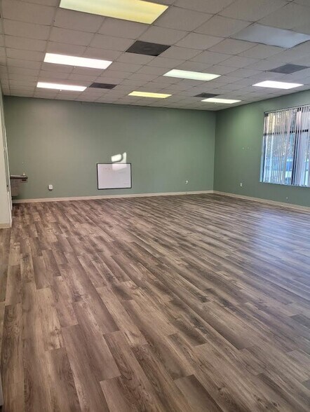 7000 Pine Forest Rd, Pensacola, FL à louer - Photo du bâtiment - Image 3 de 7