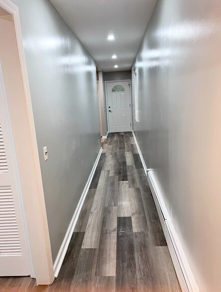 2412 Boston Post Rd, Larchmont, NY à vendre - Photo du bâtiment - Image 3 de 25