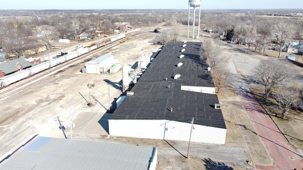 200 N Galveston St, Cherryvale, KS à louer - Photo du bâtiment - Image 2 de 8