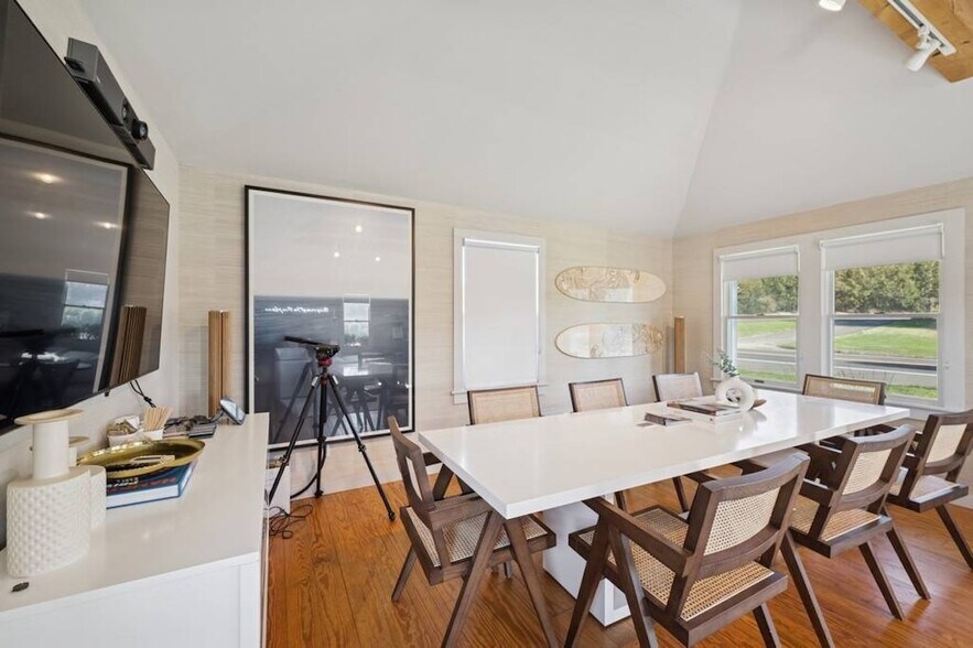 103 Hayground Rd, Water Mill, NY à louer - Photo du bâtiment - Image 3 de 31