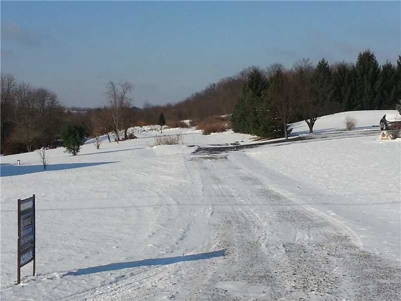 Dutch Ridge Rd, Ellwood City, PA à vendre - Photo principale - Image 1 de 1