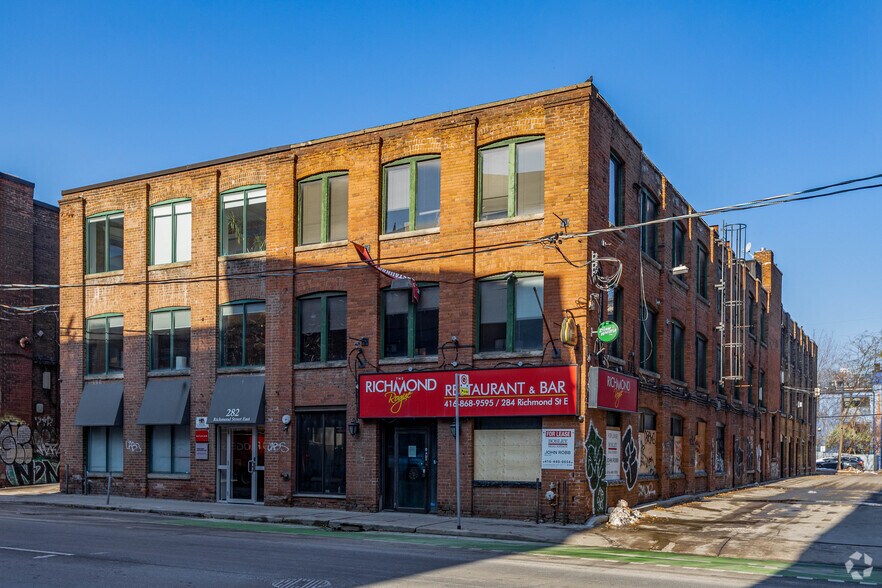 282 Richmond St E, Toronto, ON à louer - Photo du bâtiment - Image 2 de 2
