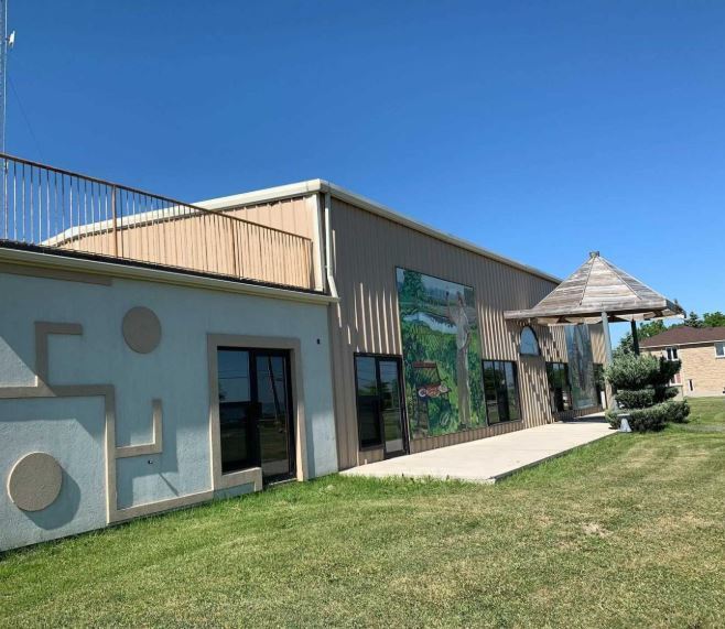 568 Ridge Rd, Stoney Creek, ON à vendre Photo principale- Image 1 de 1