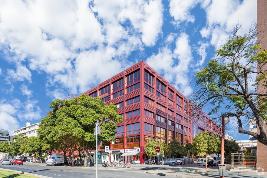 Calle Balbino Marrón, 6, Seville, Sevilla for lease - Primary Photo - Image 1 of 6