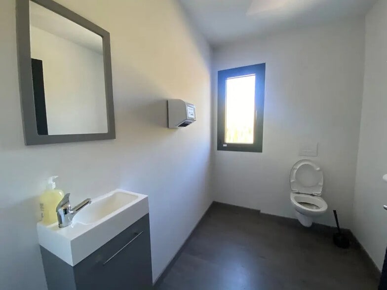 1900 Avenue Jean Pallet, Velaux à louer - Photo intérieure - Image 3 de 8