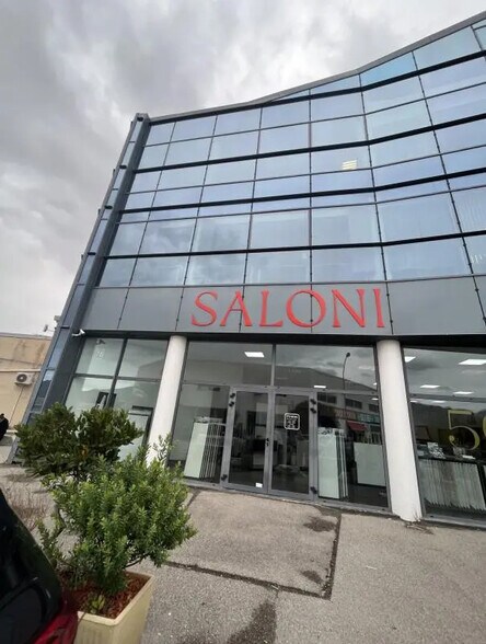 Bureau dans Aubagne à louer - Photo du bâtiment - Image 2 de 15