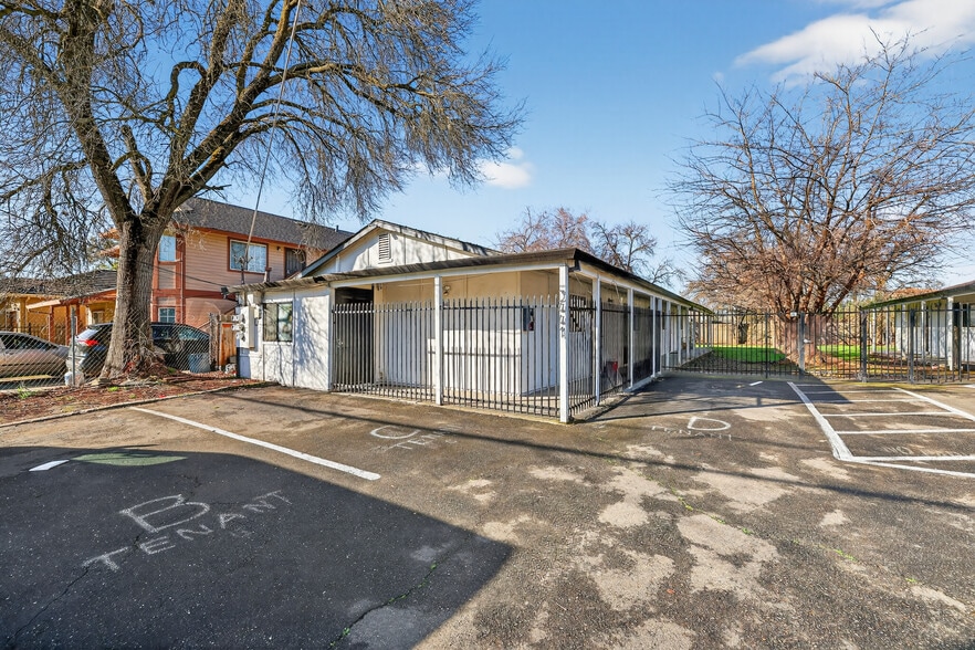 3441-3445 Altos Ave, Sacramento, CA for sale - Building Photo - Image 2 of 35