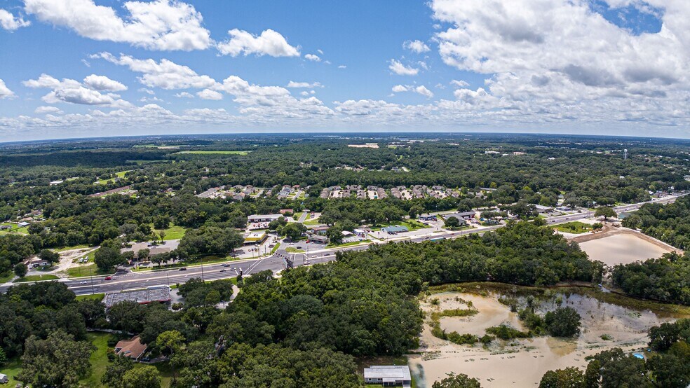 353 S Highway 27/441, Lady Lake, FL for sale - Building Photo - Image 2 of 16