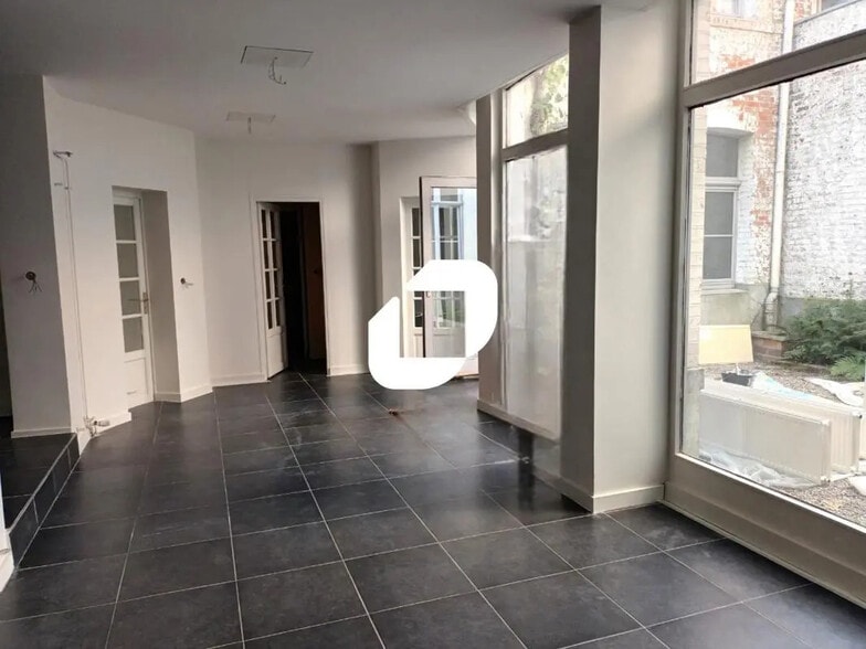 25 Rue Du Lieutenant Colpin, Lille for lease - Building Photo - Image 3 of 16