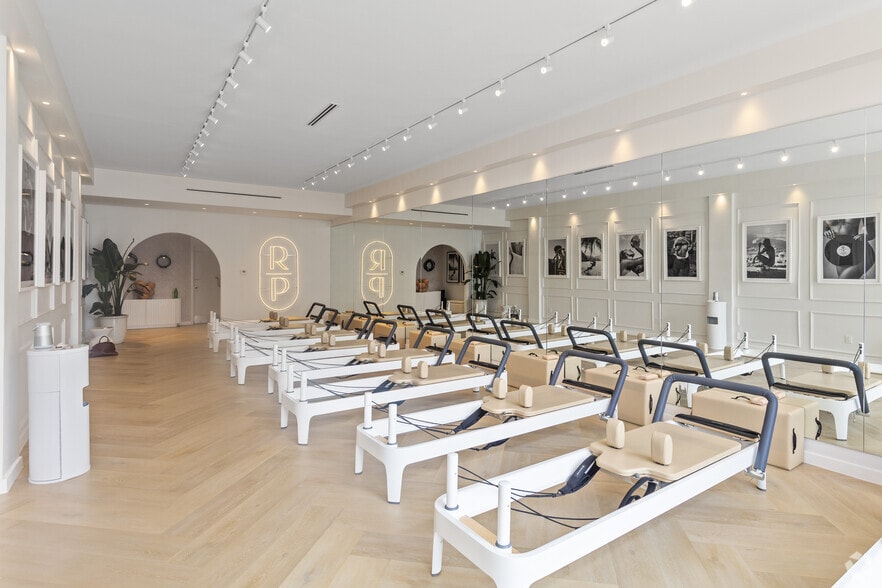 303-311 Gardenia St, West Palm Beach, FL for lease - Interior Photo - Image 2 of 16