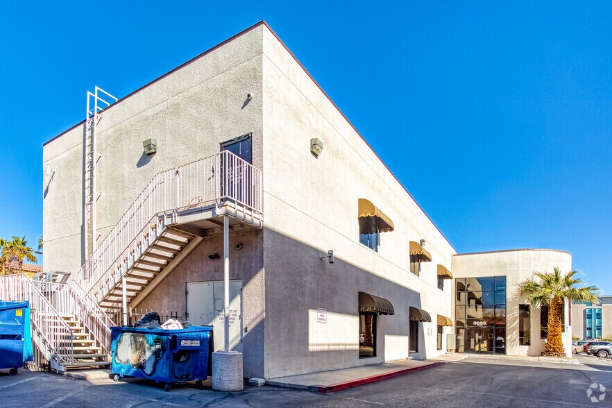 3059 S Maryland Pky, Las Vegas, NV à vendre - Photo du bâtiment - Image 3 de 14