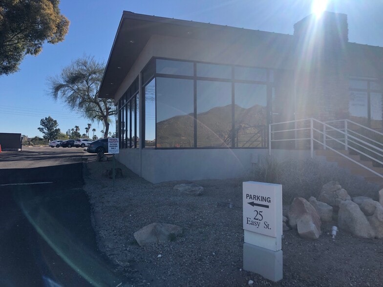 25 Easy St, Carefree, AZ for lease - Primary Photo - Image 1 of 44