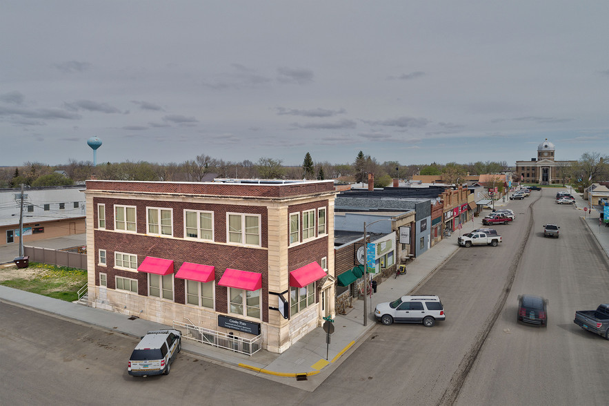 11 S Main St S, Crosby, ND à vendre - Photo principale - Image 1 de 50