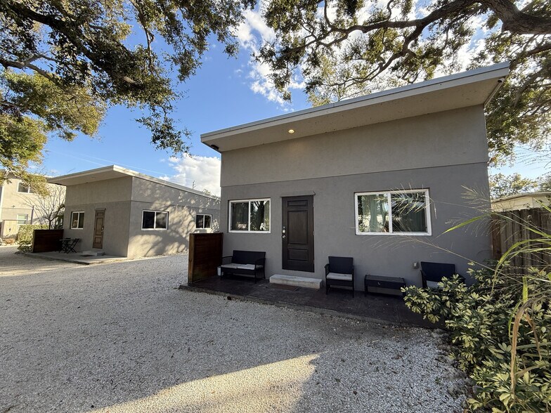 1007 N East Ave, Sarasota, FL à vendre - Photo du bâtiment - Image 3 de 12