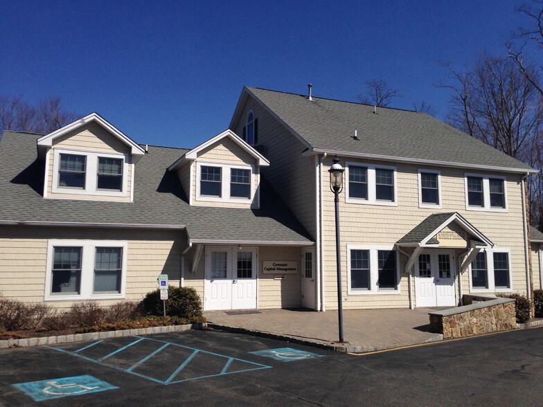 408 Main St, Chester, NJ à louer - Photo du bâtiment - Image 2 de 9