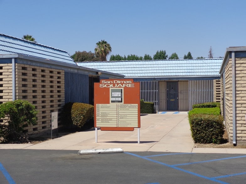 3535 San Dimas St, Bakersfield, CA for sale - Building Photo - Image 2 of 3