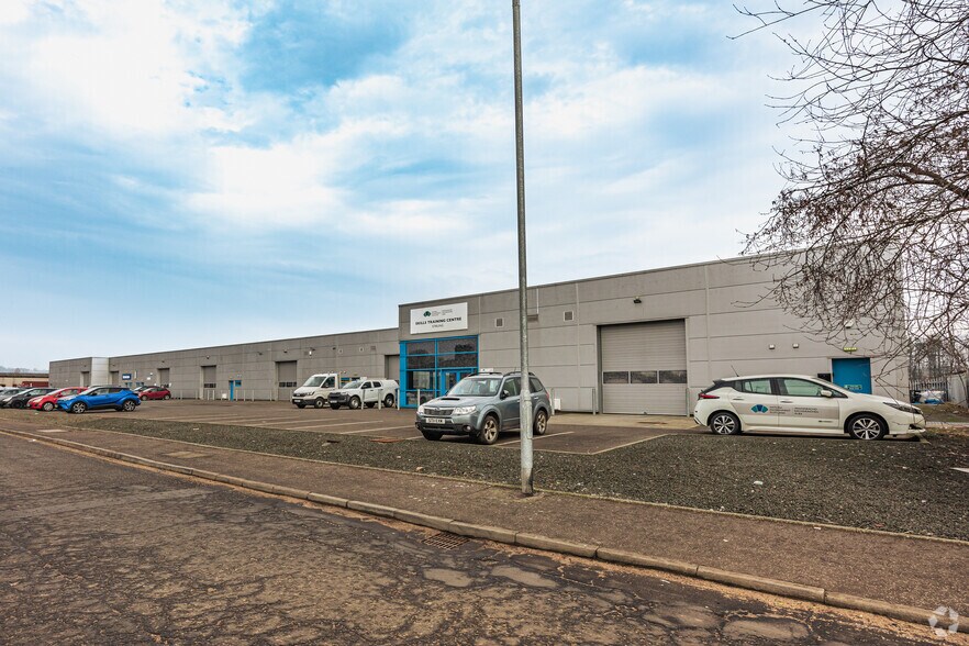 3 Cunningham Rd, Stirling à louer - Photo du bâtiment - Image 2 de 4