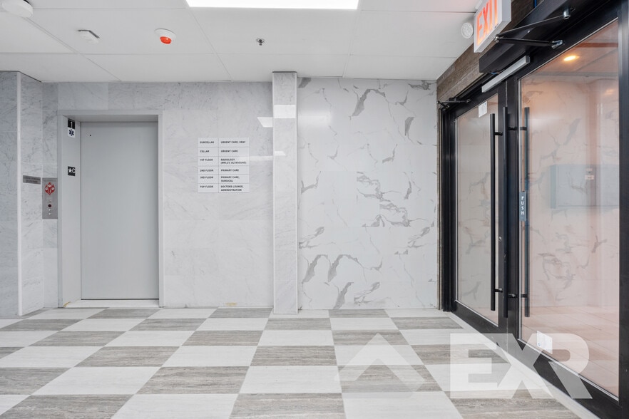 41-12 77th St, Elmhurst, NY à louer - Photo du bâtiment - Image 3 de 4