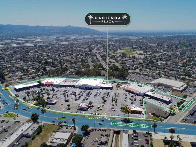 755-899 N Hacienda Blvd, La Puente, CA à louer - Photo du bâtiment - Image 1 de 5