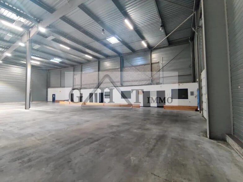 Industriel dans Creil à louer - Photo intérieure - Image 2 de 3