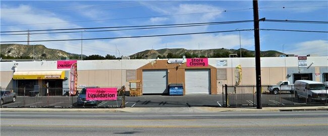 Plus de détails pour 12361-12435 Foothill Blvd, Sylmar, CA - Industriel à louer