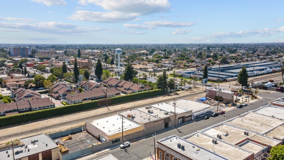 12132 Front St, Norwalk, CA à louer - Photo du bâtiment - Image 3 de 37