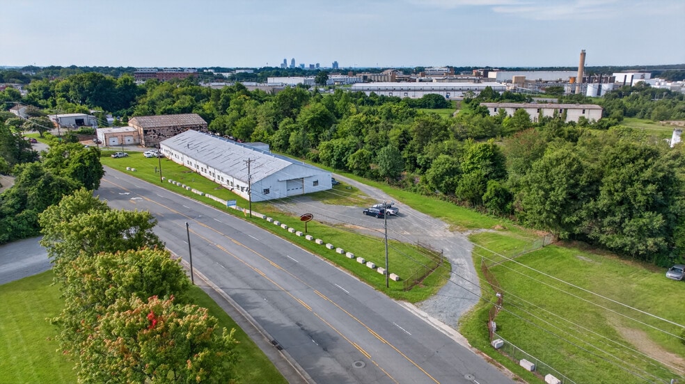 4002 Indiana Ave, Winston-Salem, NC for lease - Building Photo - Image 3 of 6