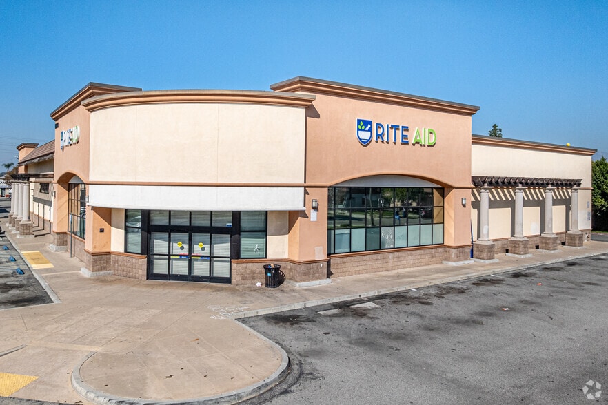 9333 Whittier Blvd, Pico Rivera, CA à vendre - Photo du bâtiment - Image 3 de 5