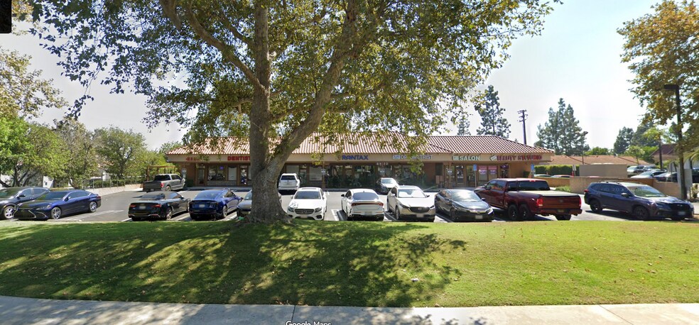 8977 Foothill Blvd, Rancho Cucamonga, CA à louer - Photo principale - Image 1 de 1