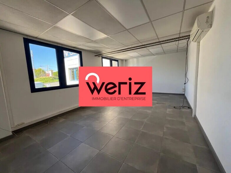 Office in Marseille for lease - Interior Photo - Image 2 of 7