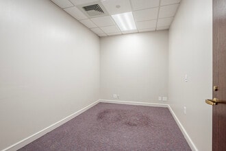 2947 E Broadway St, Pearland, TX for lease Interior Photo- Image 1 of 4