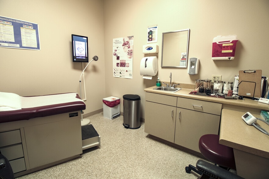 4140 Heritage Trace Pky, Fort Worth, TX for sale - Interior Photo - Image 3 of 17