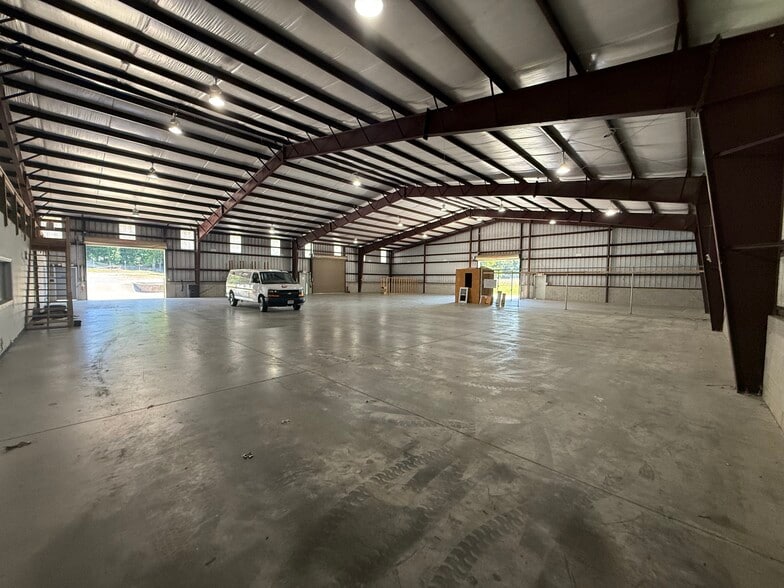 1725 Endeavor Dr, Williamsburg, VA for lease - Building Photo - Image 3 of 8