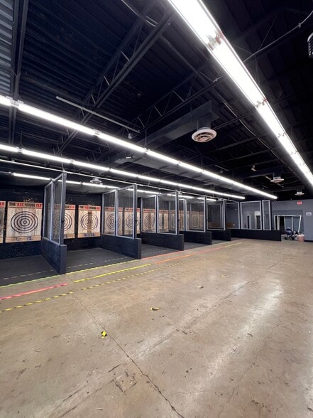 7381-7399 State Rd, Parma, OH for lease - Building Photo - Image 3 of 4