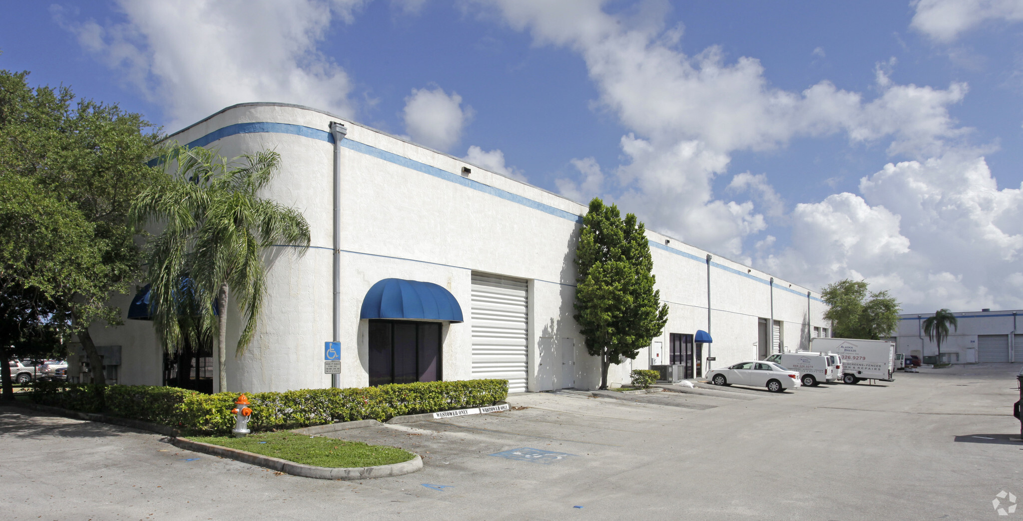 2046 Mckinley St, Hollywood, FL for lease Primary Photo- Image 1 of 5