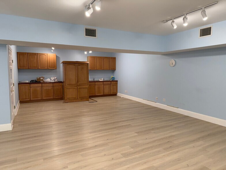 1865 Old Hudson Rd, Saint Paul, MN à louer - Photo du bâtiment - Image 2 de 15