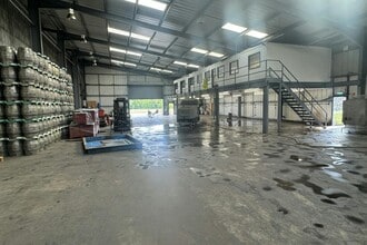 Roseland Business Park, Long Bennington for lease Interior Photo- Image 1 of 3