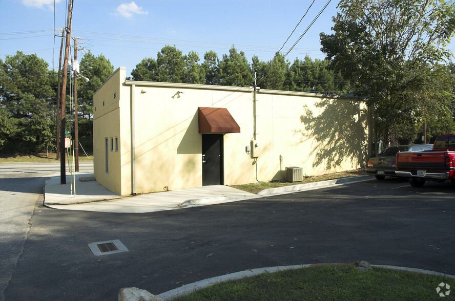 3137 Main St, East Point, GA for sale - Building Photo - Image 2 of 5